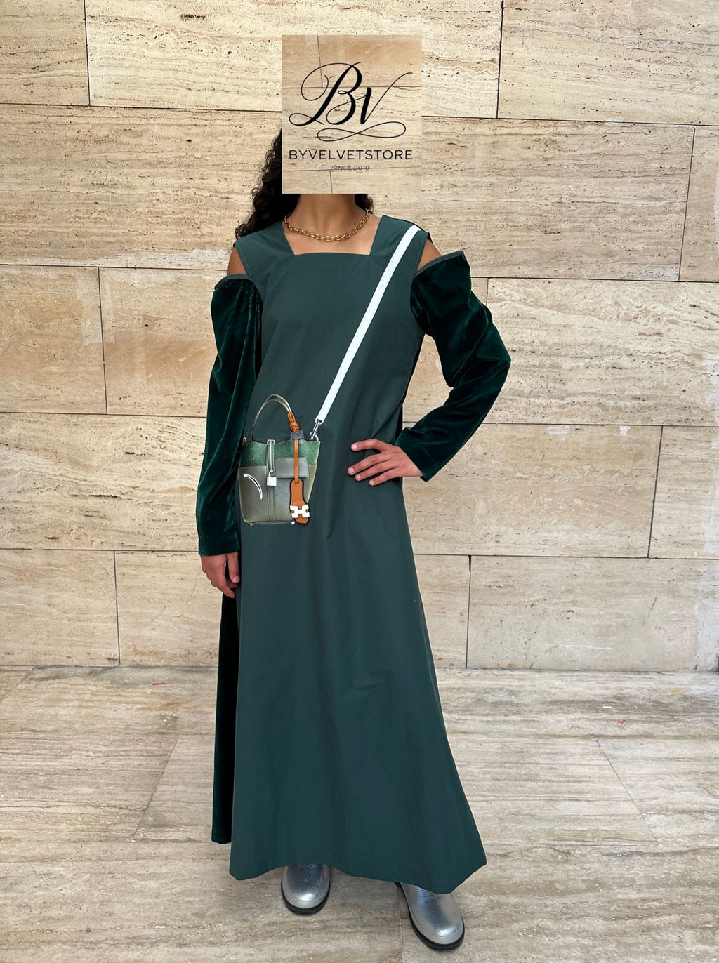 Off shoulder green velvet kaftan