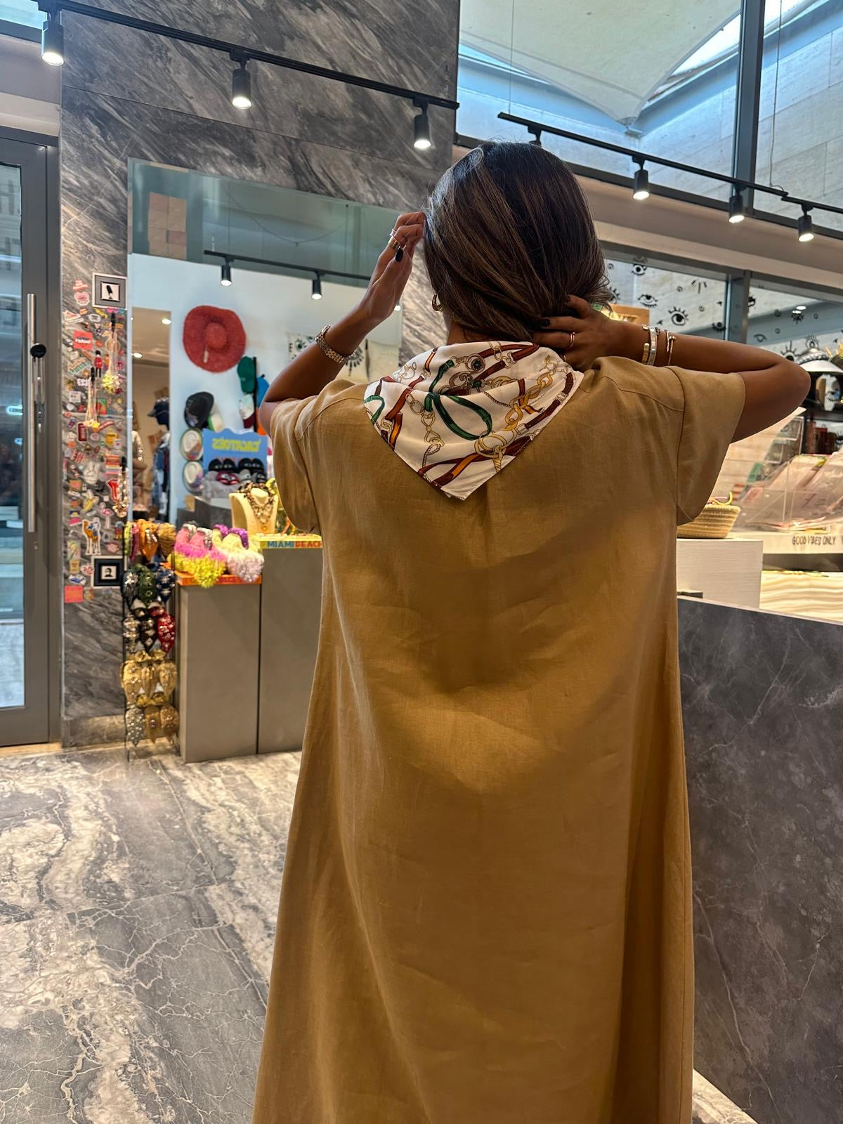 Gold fancy dress with Birkin