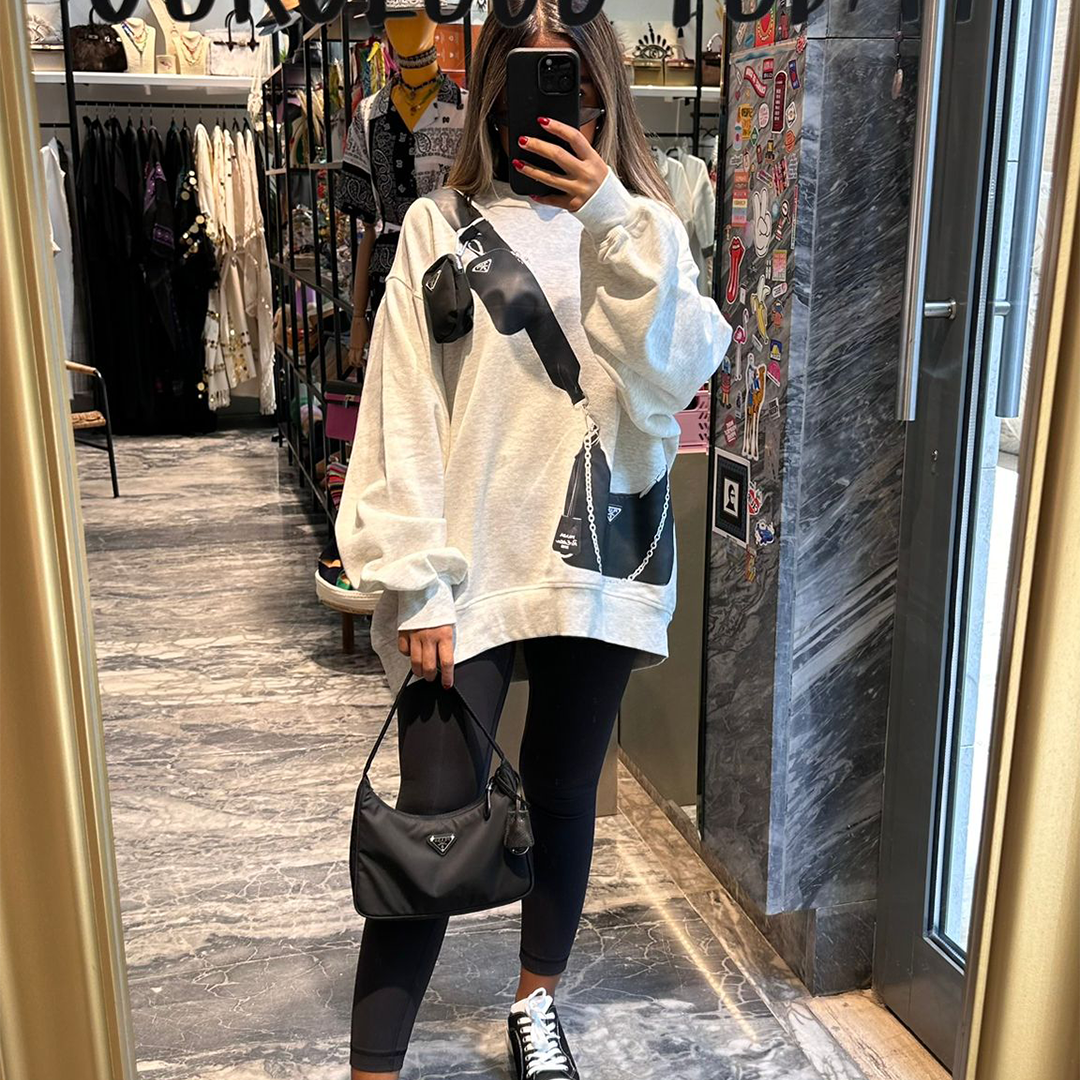 Fancy hanging bag sweater